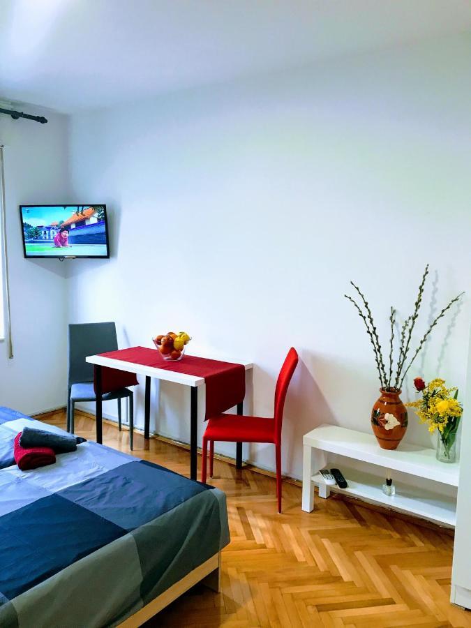Pula Center Old Town Apartments And Rooms Exterior foto
